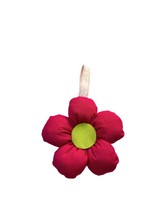 Cargar imagen en el visor de la galería, Flory Bag Charm Médium Size
