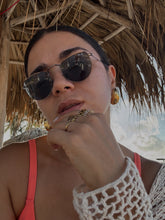 Cargar imagen en el visor de la galería, Adela Gold Earrings
