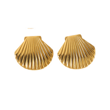 Cargar imagen en el visor de la galería, Shell Gold Stud
