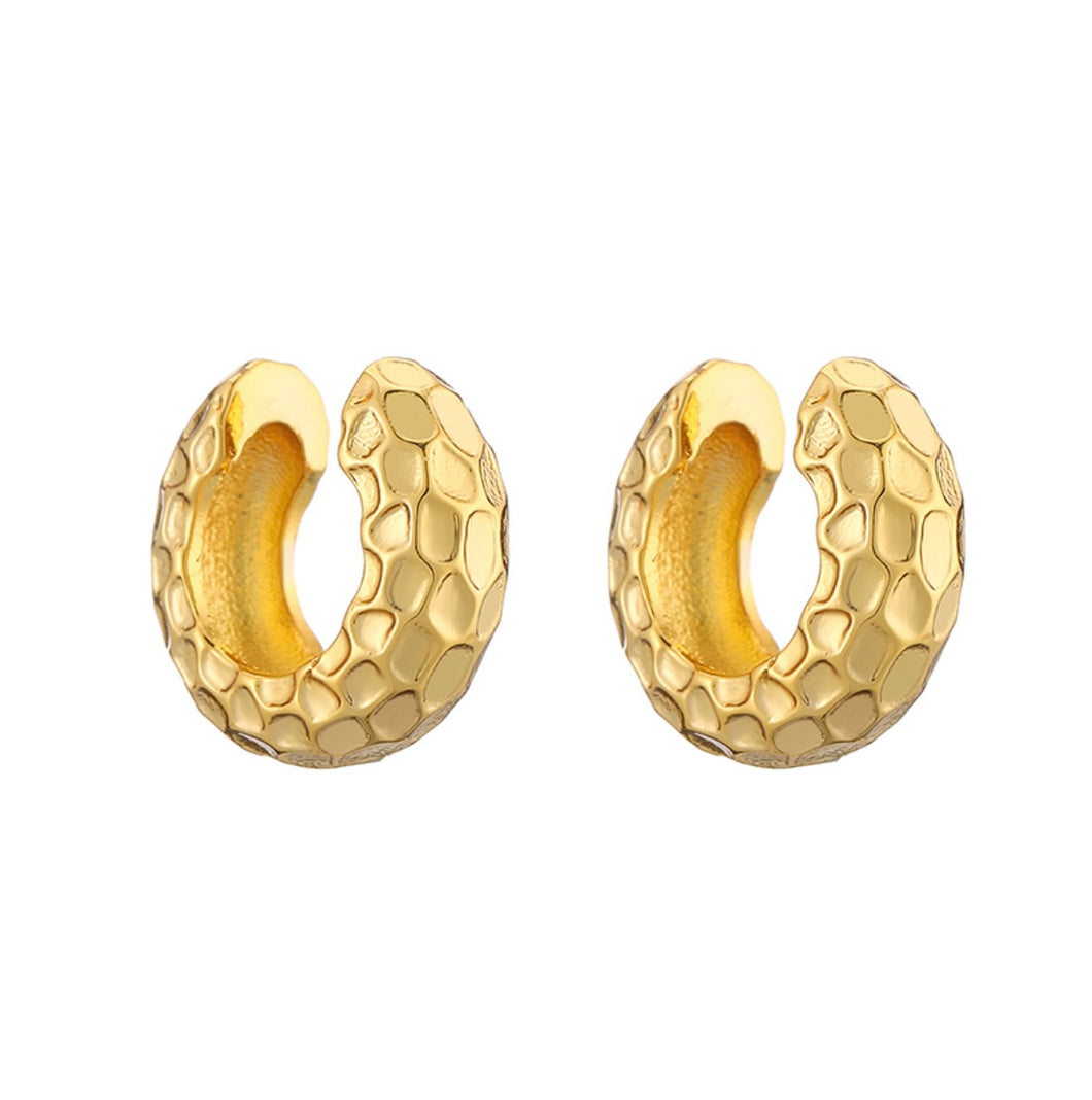 Mira Gold Earcuff